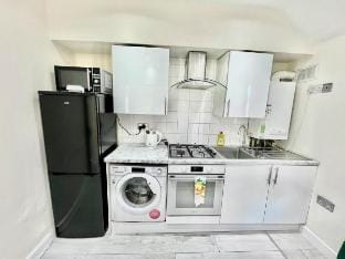 Cosy private Flat in London| Free parking Hotel in Croydon