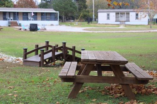 Daze Off Suite 6 - Pet Friendly Suite by The Lodges at Fossil Creek Hotel in Lake Texoma