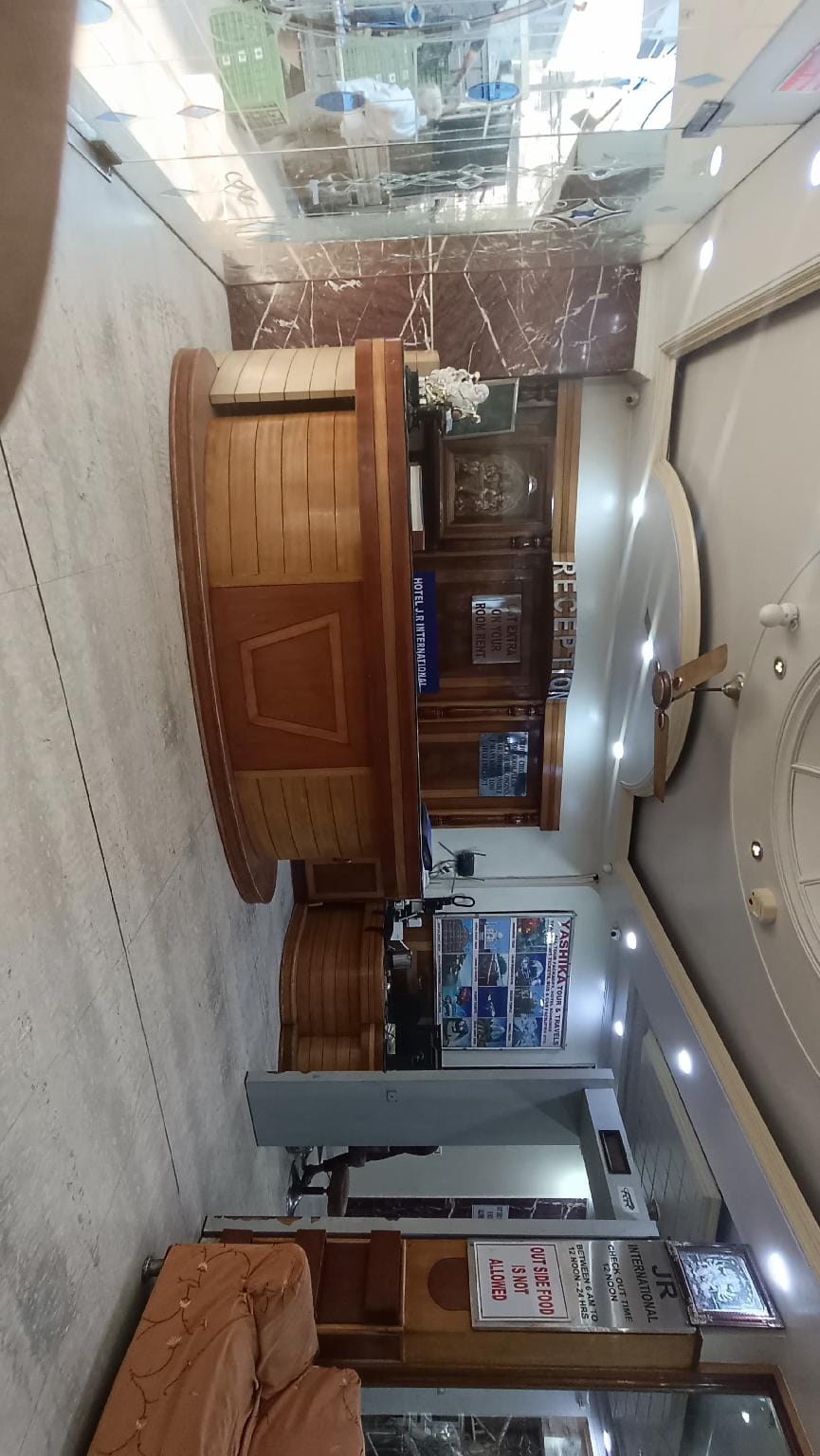 HOTEL J R INTERNATIONAL Hotel in New Delhi