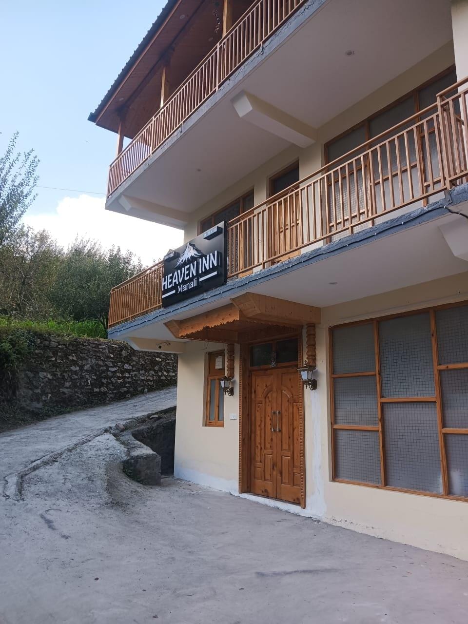 Heaven Inn Manali Hotel in Himachal Pradesh