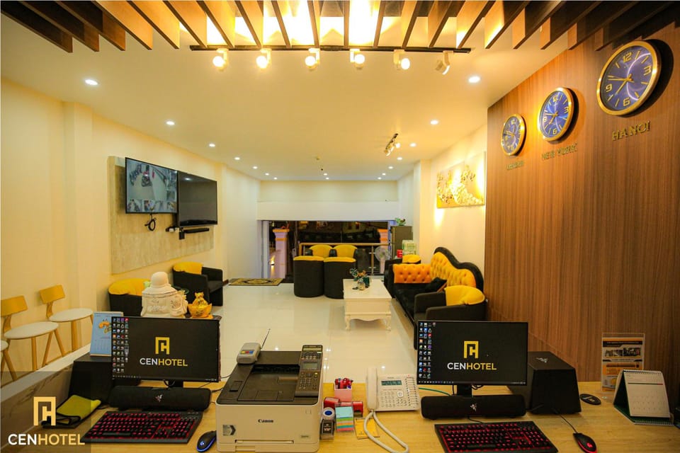 Shared lounge/TV area