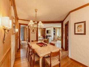 Lush apartment with indoor pool Hotel in Saanen