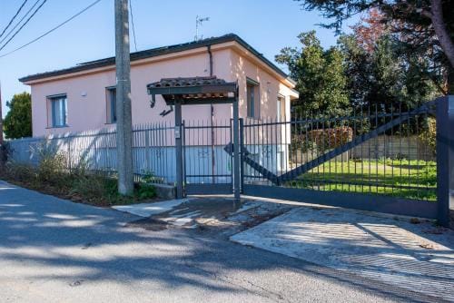 Au Moulin de la Galette vicino Milano, MXP e Parking FREE Hotel in Legnano