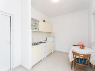Guest House Oreb - One Bedroom Apartment with Terrace and Sea View Hotel in Dubrovnik-Neretva County