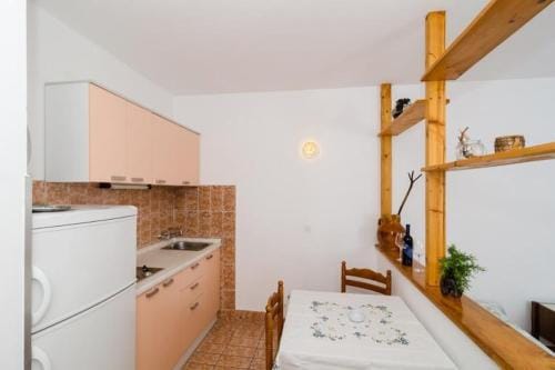 Apartments Bezek - Studio Apartment with Sea View 2 A Hotel in Dubrovnik-Neretva County