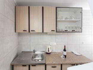 Apartments Djurkovic - Two-Bedroom Apartment with Shared Terrace and Sea View Hotel in Srebreno