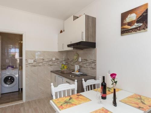 Apartments Olive - One Bedroom Apartment with Terrace and Partial Sea View - Popolica 50 Hotel in Mlini