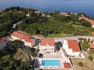 Villa Samba - Two-Bedroom Apartment with Terrace and Sea View - A41 Hotel in Plat