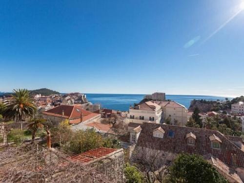 Villa Iveta - Two-Bedroom Apartment with Terrace and Sea View Niksa Hotel in Dubrovnik