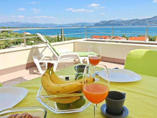 Apartments Gusti - Two-Bedroom Apartment with Balcony and Sea View Hotel in Dubrovnik-Neretva County
