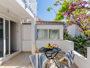 Apartment Sea Shell - Triplex Three-Bedroom Apartment with Terrace Hotel in Dubrovnik