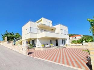 Apartments Gusti - One Bedroom Apartment with Terrace and Sea View Hotel in Dubrovnik-Neretva County