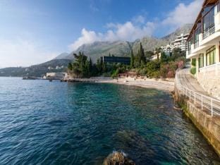 Villa Samba -  Luxury One-Bedroom Apartment with Balcony and Sea View Hotel in Plat