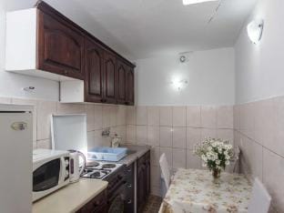 Apartments Djurkovic - Deluxe One-Bedroom Apartment with Balcony and Garden View Hotel in Srebreno