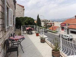 Apartments Sisic - Two Bedroom Apartment with Terrace Hotel in Dubrovnik