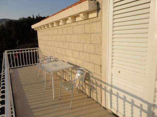 Apartments Marija Slano- Two-Bedroom Apartment with Balcony and Sea View - 1 A Hotel in Dubrovnik-Neretva County