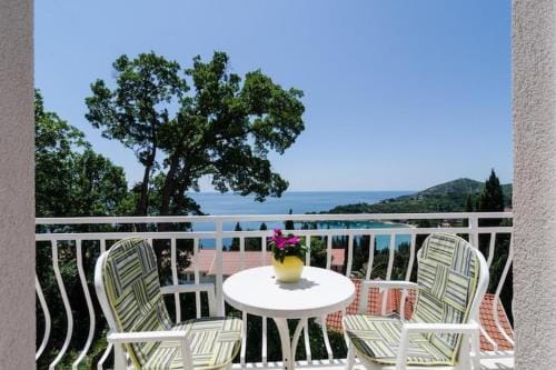 Apartments Marmo - Superior One Bedroom Apartment with Balcony and Sea View Apartman 3 Hotel in Mlini