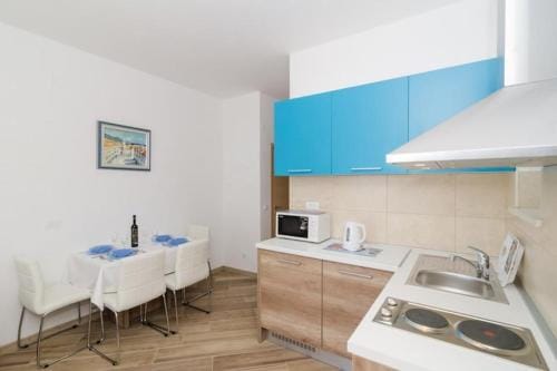 Apartments Marmo - Superior One Bedroom Apartment with Balcony and Sea View Apartman 3 Hotel in Mlini