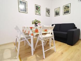 Apartments Nodilo - Standard One Bedroom Apartment with Balcony and Sea View Apt 2 Hotel in Dubrovnik-Neretva County
