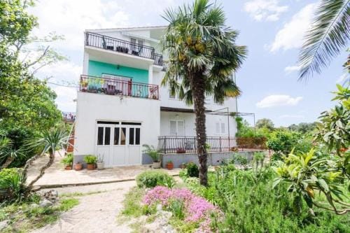 Apartments Sutvid- One Bedroom Apartment with Loggia and Sea View Hotel in Dubrovnik-Neretva County