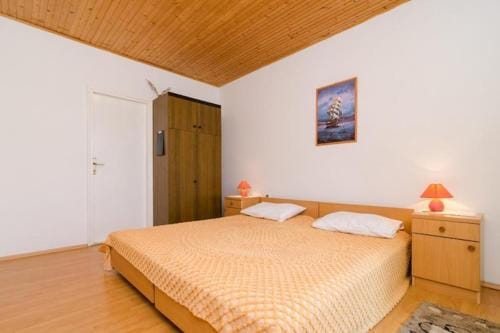 Apartments Sutvid- One Bedroom Apartment with Loggia and Sea View Hotel in Dubrovnik-Neretva County