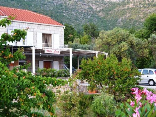 Apartments Lina - Two Bedroom Apartment with Terrace A1 Hotel in Dubrovnik-Neretva County
