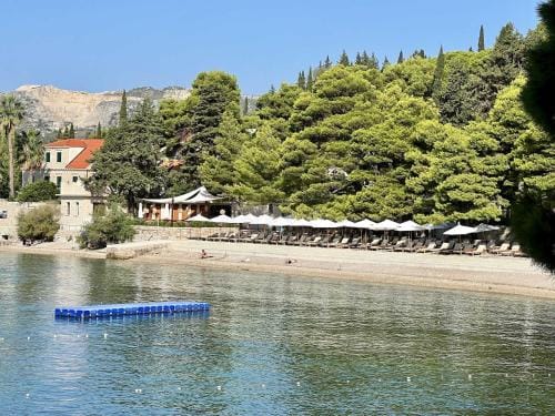 Apartment LaVilla - Two Bedroom Apartment with Balcony and Sea View Zuti Hotel in Mlini