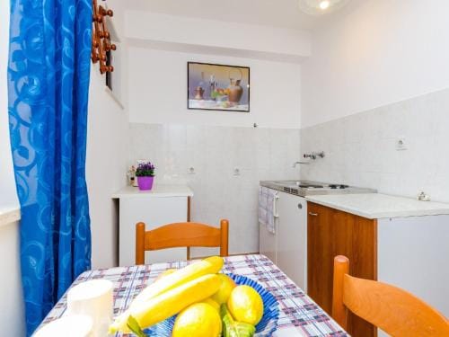 Apartments  Rooms Mihajica- Comfort Studio Apartment with Balcony and Sea View Hotel in Cavtat