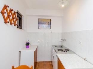 Apartments  Rooms Mihajica- Comfort Studio Apartment with Balcony and Sea View Hotel in Cavtat