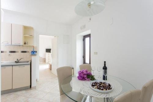 Apartments Maria Kolocep - Two Bedroom Apartment with Terrace and Garden View Hotel in Dubrovnik-Neretva County