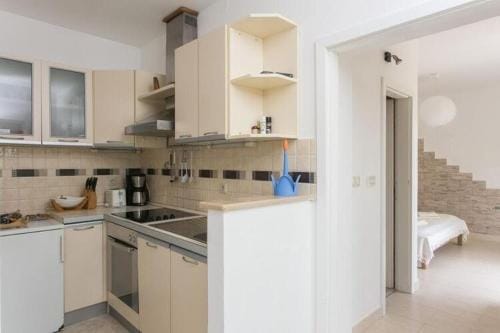 Apartments Maria Kolocep - Two Bedroom Apartment with Terrace and Garden View Hotel in Dubrovnik-Neretva County