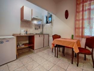 Apartments Malo Lago - One-Bedroom Apartment with Balcony and Sea View - 2nd floor Apartment 7 Hotel in Dubrovnik-Neretva County