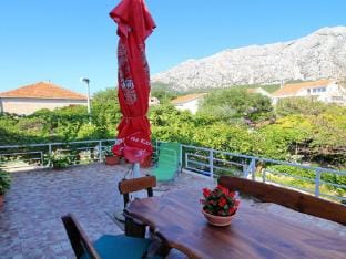 Three bedroom apartment with terrace Hotel in Dubrovnik-Neretva County