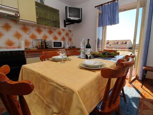 Three bedroom apartment with terrace Hotel in Dubrovnik-Neretva County