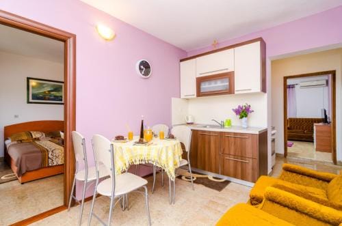 Apartment Bay Of Dreams - Two-Bedroom Apartment with Terrace and Sea View Hotel in Dubrovnik-Neretva County
