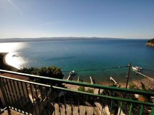 House Karlo Apartments - One-Bedroom Apartment with Sea View A3 Hotel in Split-Dalmatia County