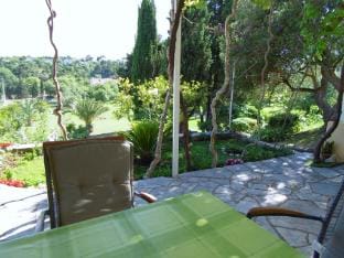 Guest House Kanjuo - Studio Apartment with Terrace and Garden View Hotel in Srebreno