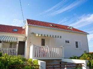 Apartments Lenka - One Bedroom Apartment with Balcony and garden View A2 Hotel in Split-Dalmatia County
