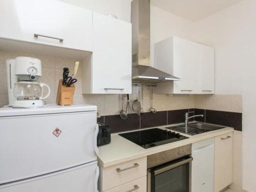 Apartments Maria Kolocep- Three Bedroom Apartment with Backyard Terrace and Sea View Hotel in Dubrovnik-Neretva County