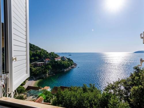 Indys Beach Apartments -Two Bedroom Apartment with Balcony and Sea View Hotel in Dubrovnik-Neretva County
