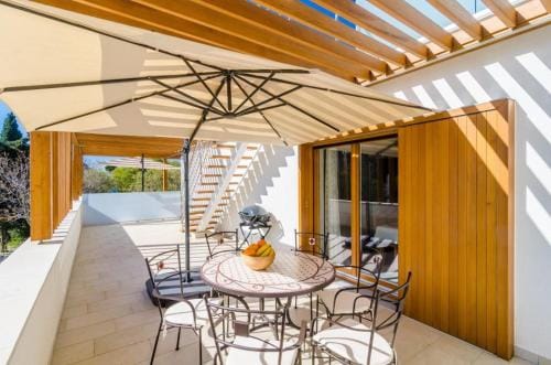 Apartment Lula - Superior Two-Bedroom Apartment with Balcony and Sea View Hotel in Dubrovnik-Neretva County