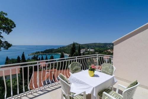 Apartments Marmo - Deluxe One Bedroom Apartment with Balcony and Sea View Apartman 4 Hotel in Mlini