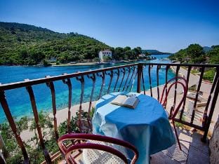 Apartments Malo Lago - One-Bedroom Apartment with Balcony and Sea View - Attic Apartment 3 Hotel in Dubrovnik-Neretva County