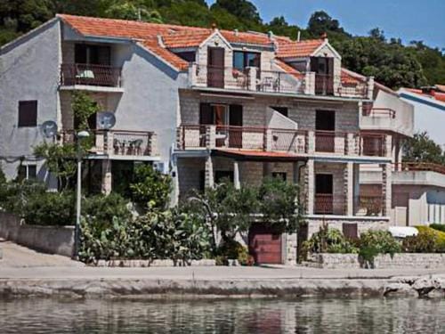 Apartments Malo Lago - One-Bedroom Apartment with Balcony and Sea View - Attic Apartment 3 Hotel in Dubrovnik-Neretva County