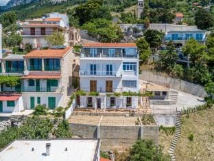 Rooms Sani- Double Room with Terrace and Sea View S2 Hotel in Brela