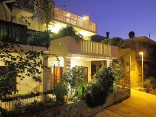 Apartments Magda- Backside Studio Apartment Apartment 4 Hotel in Cavtat