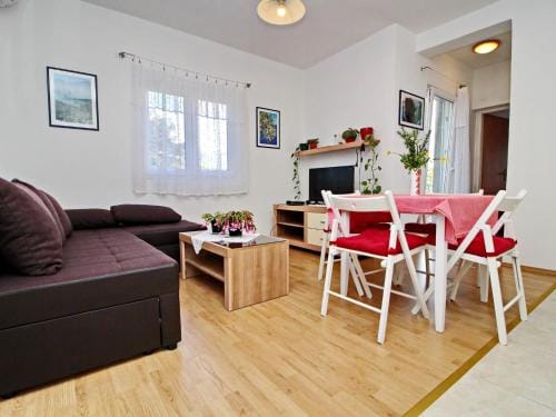 Apartments Nodilo - One Bedroom Apartment with Balcony and Sea View Apt 1 Hotel in Dubrovnik-Neretva County