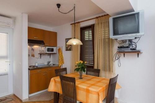 Apartments Milanovic - Premium Studio Apartment with Terrace and Garden View Hotel in Cavtat