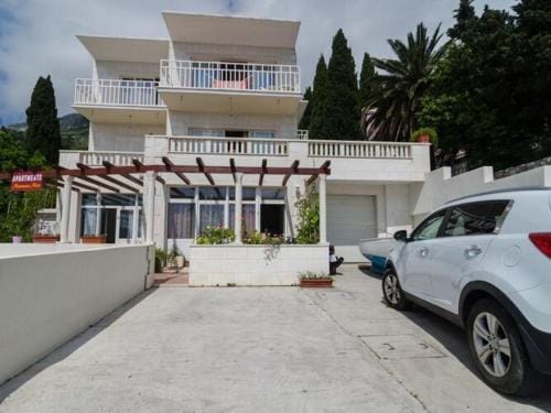 Apartments Mamma Mia- Superior One Bedroom Apartment with Terrace Hotel in Mlini