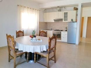 Holiday Home Blue Dream - Two Bedroom Apartment with Terrace and Sea View A2 Hotel in Putniković